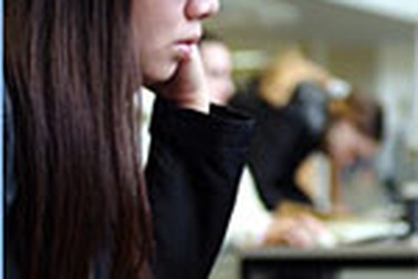 Thuê bạn trai để “lòe” bố mẹ