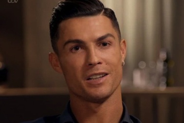 C.Ronaldo khủng hoảng niềm tin sau scandal hiếp dâm