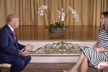 Facebook, Instagram bất ngờ xóa video con dâu phỏng vấn ông Trump