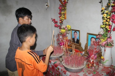 Thương bé 13 tuổi sống bơ vơ vì cha mẹ mất sớm