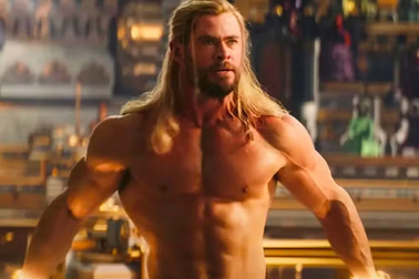 Chris Hemsworth ăn 8 bữa mỗi ngày khi đóng vai Thần Sấm