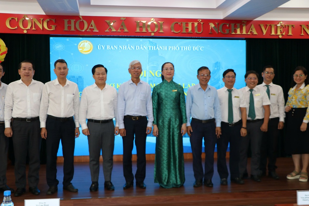 TPHCM sẽ không còn bộ phận tiếp nhận hồ sơ ở các sở - 2 TPHCM sẽ không còn bộ phận tiếp nhận hồ sơ ở các sở - 2
