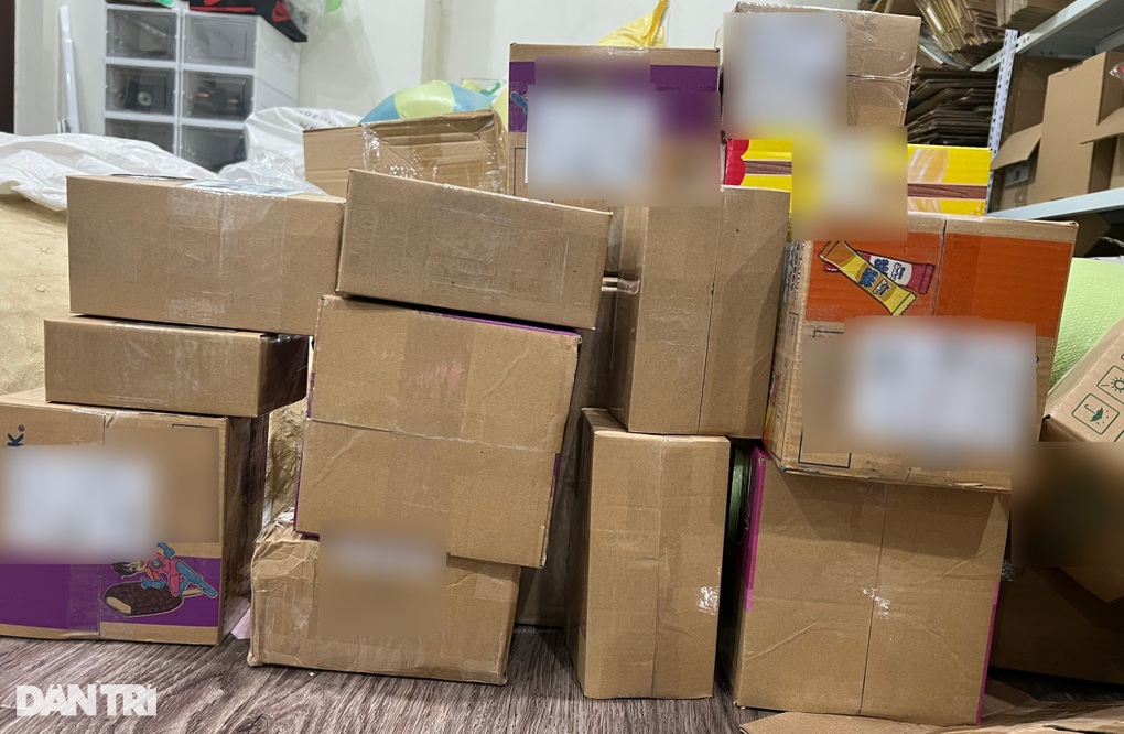 Dân chung cư Hà Nội kêu trời kẻ gian đóng giả cư dân trộm đồ ship ở sảnh - 1 Dân chung cư Hà Nội kêu trời kẻ gian đóng giả cư dân trộm đồ ship ở sảnh - 1