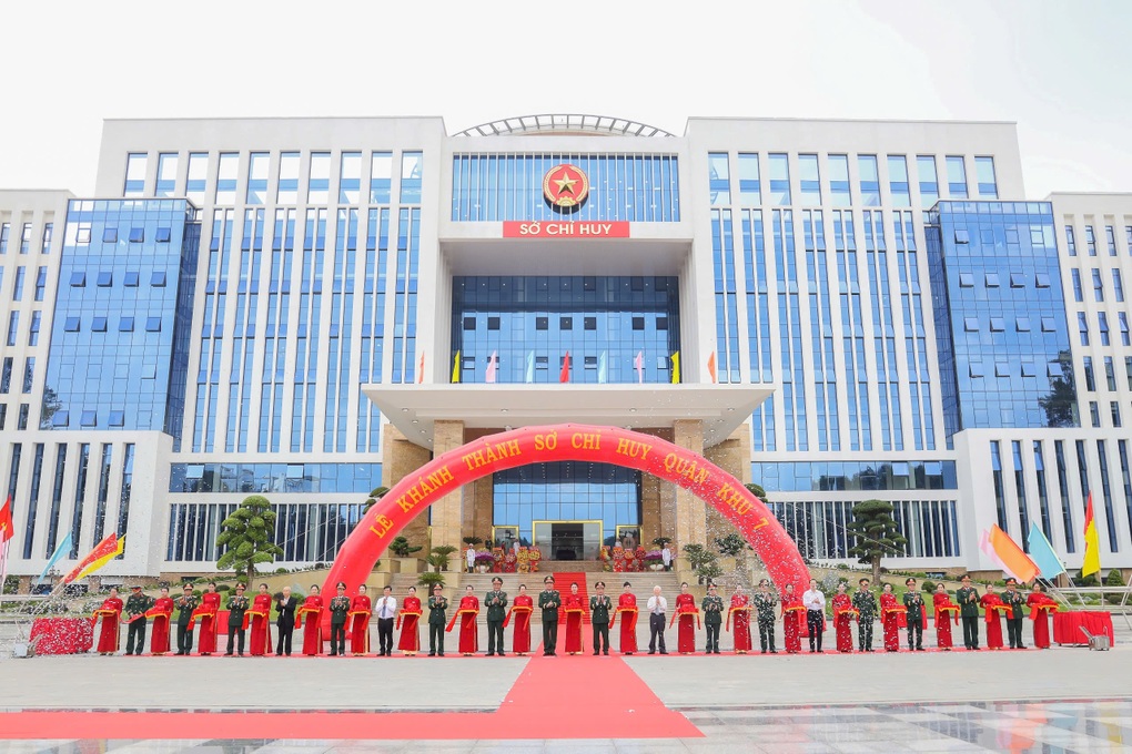 Quân khu 7 khánh thành tòa nhà Sở Chỉ huy mới tại TPHCM - 1 Quân khu 7 khánh thành tòa nhà Sở Chỉ huy mới tại TPHCM - 1