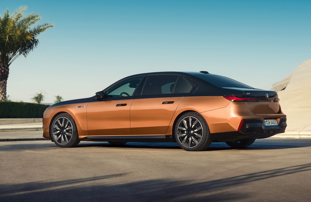 Xe điện BMW i7 M70 xDrive chào sân, sở hữu công suất 650 mã lực - 5 Xe điện BMW i7 M70 xDrive chào sân, sở hữu công suất 650 mã lực - 5