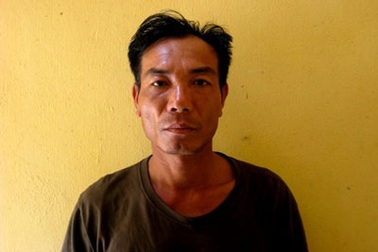 2 phát súng trên cánh đồng ngô 