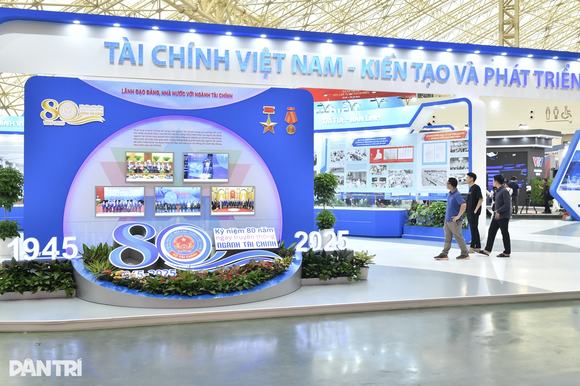 Tiền giấy cổ xưa, sổ gạo thời bao cấp xuất hiện tại triển lãm 80 năm - 1