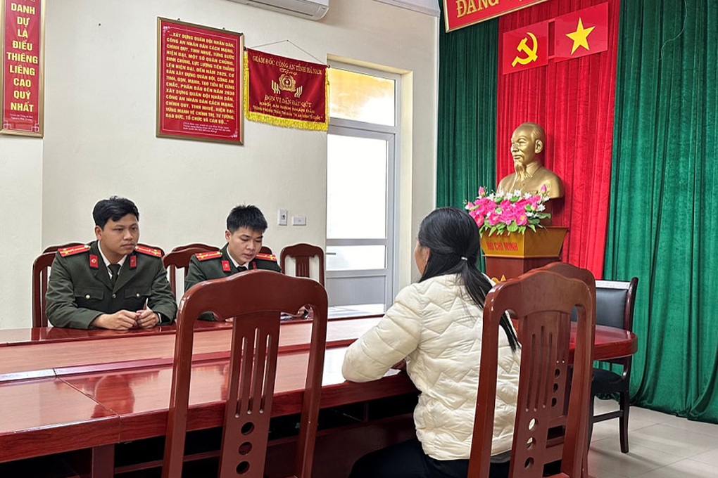 Xử phạt người phụ nữ báo chốt kiểm tra nồng độ cồn của CSGT lên mạng xã hội - 1 Xử phạt người phụ nữ báo chốt kiểm tra nồng độ cồn của CSGT lên mạng xã hội - 1