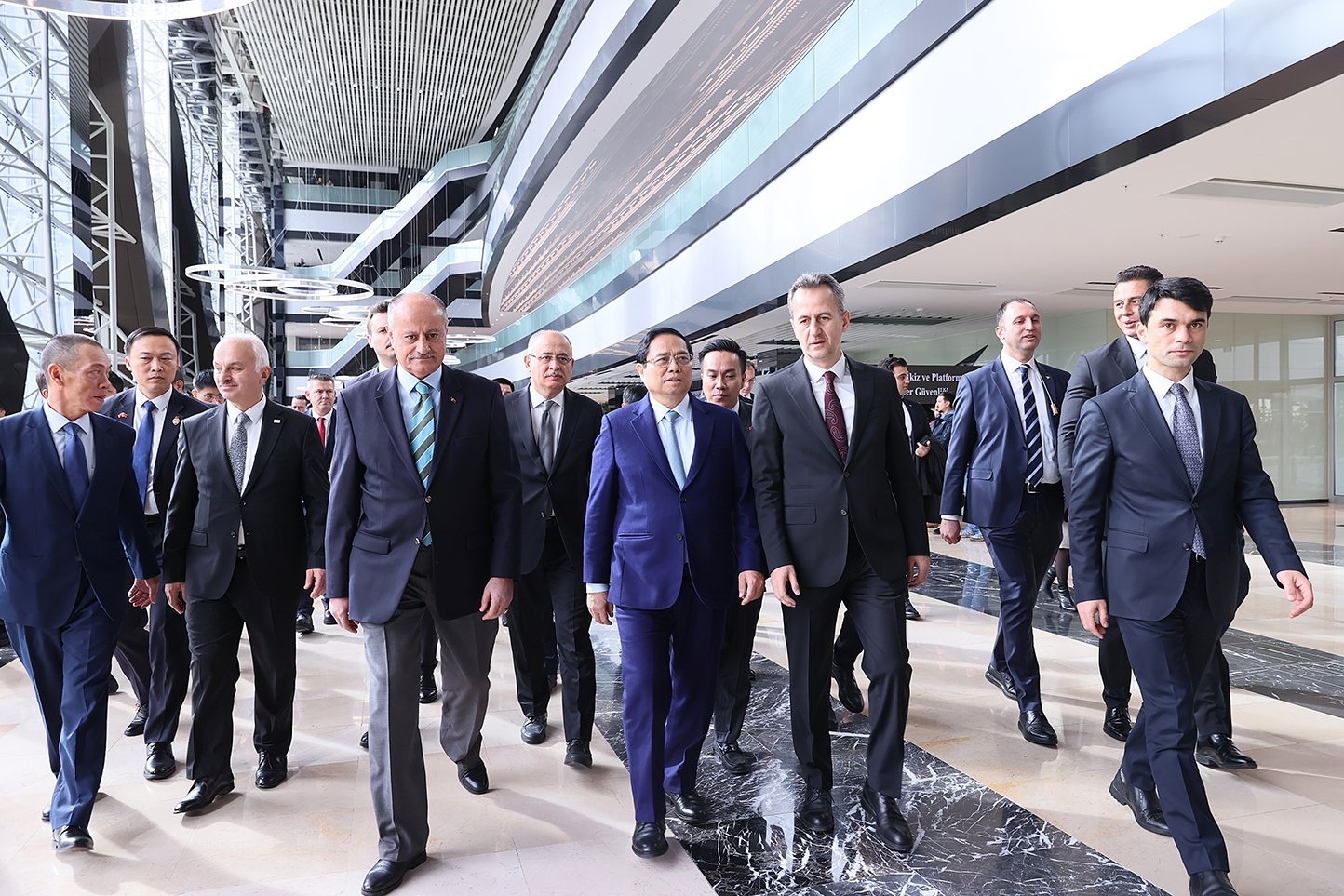 Thủ tướng thăm nơi sản xuất máy bay chiến đấu Thổ Nhĩ Kỳ - 2