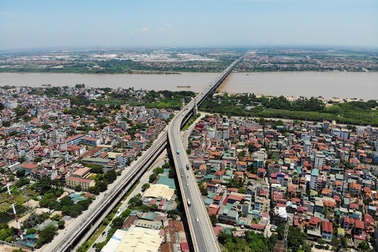 Quy hoạch đô thị sông Hồng: Không nên là đô thị nén để bán bất động sản!