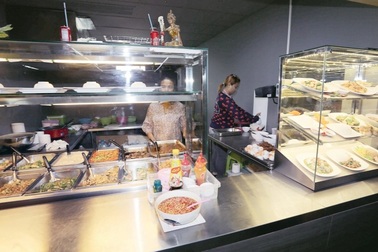 Vụ bánh mì 208.000 đồng ở Nội Bài: Cách các nước ngăn "chặt chém" ở sân bay