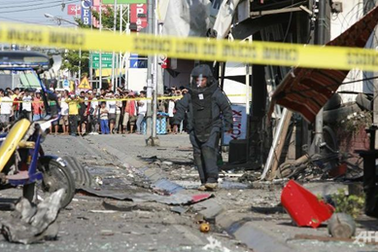 Phiến quân liên hệ với al -Qaeda đánh bom xe ở Philippines