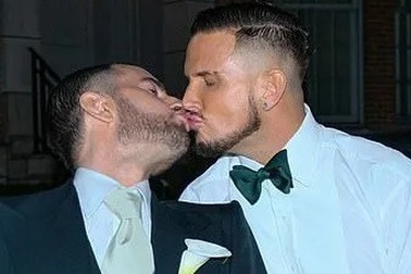 Nhà thiết kế Marc Jacobs kết hôn với bạn trai đồng tính