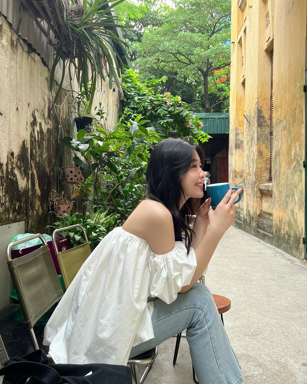 Nữ sinh ĐH Kinh tế quốc dân đi thi hoa hậu để vượt qua sự nhút nhát - 2 Nữ sinh ĐH Kinh tế quốc dân đi thi hoa hậu để vượt qua sự nhút nhát - 2