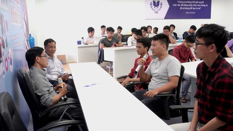 Sinh viên ngành CNTT Đại học Thái Bình Dương học tập trong mô hình IT Space - 4 Sinh viên ngành CNTT Đại học Thái Bình Dương học tập trong mô hình IT Space - 4