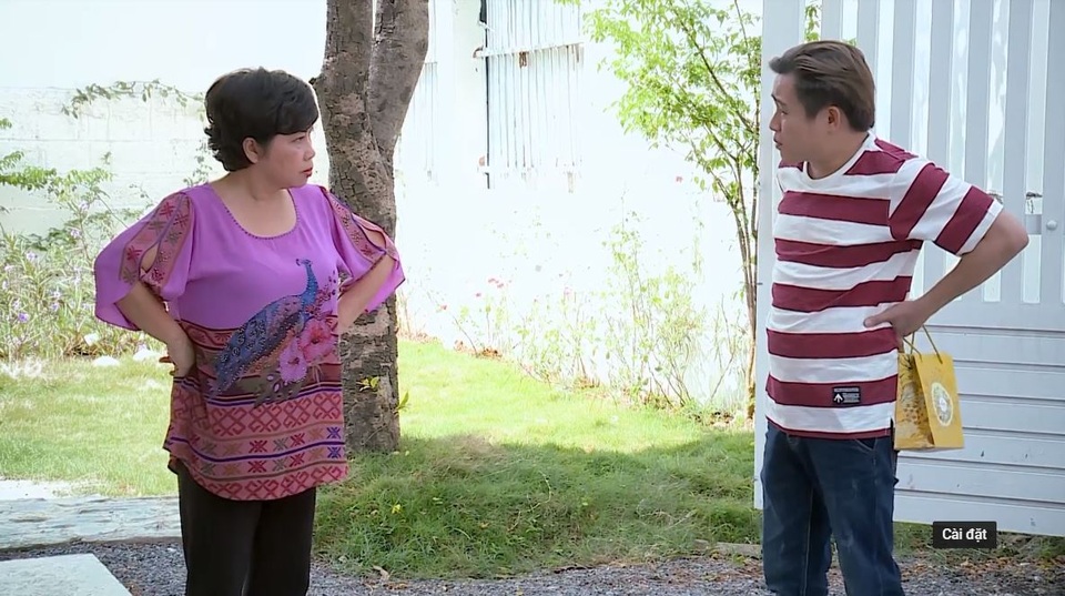 Việt Hương bị Phi Phụng đòi đưa đi “cách li” vì nghi cô ho truyền nhiễm - 3 Việt Hương bị Phi Phụng đòi đưa đi “cách li” vì nghi cô ho truyền nhiễm - 3