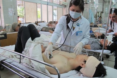 Tai nạn kinh hoàng, 4 người chết: “Mấy người ngồi ngoài chết hết rồi...”