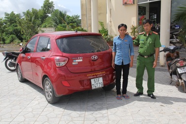 Vào khách sạn trộm ô tô