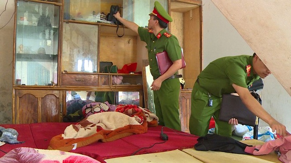 Đường dây mua bán thiếu nữ núp sau những quán karaoke - 1 Đường dây mua bán thiếu nữ núp sau những quán karaoke - 1