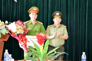 Khen thưởng lực lượng công an phá vụ cướp ngân hàng 200 triệu đồng