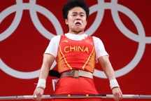 Trung Quốc nổi giận vì nhà vô địch Olympic bị chụp ảnh "dìm hàng"