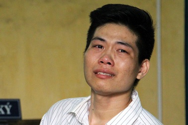 Tình người chốn công đường