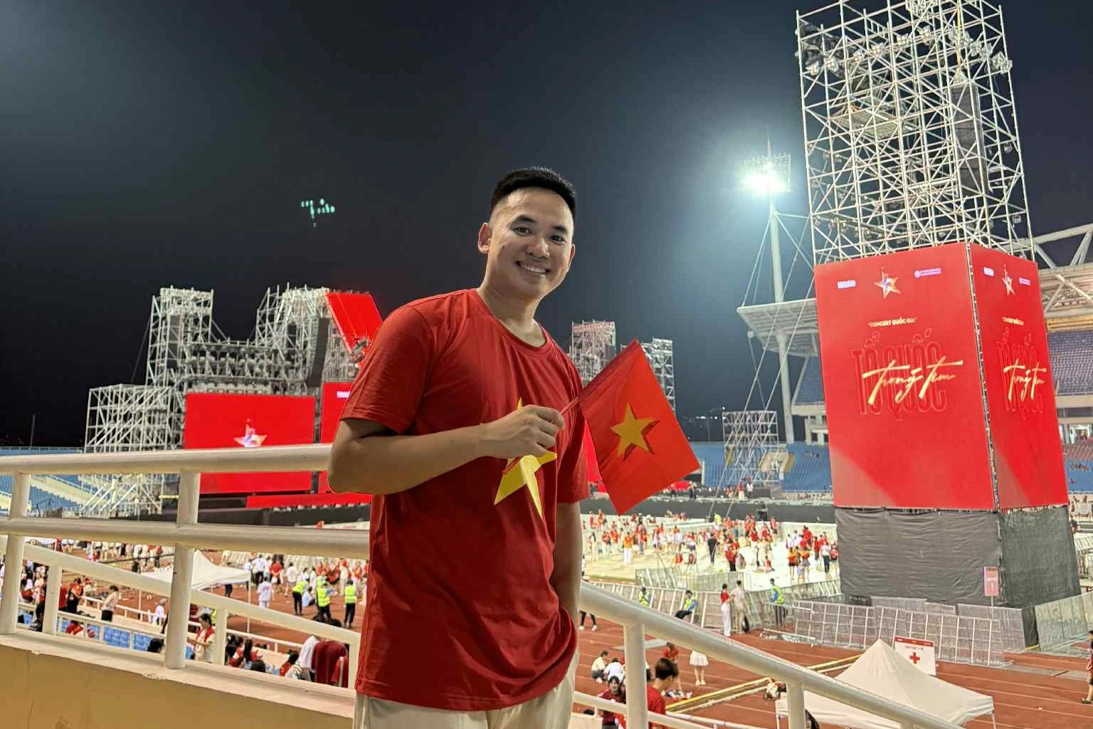 Rơi đồ tại “concert quốc gia” 50.000 người, chàng trai nhận cái kết ấm lòng - 3