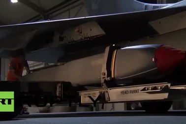 Máy bay chiến đấu Pháp tấn công nhà máy chế tạo tên lửa của IS