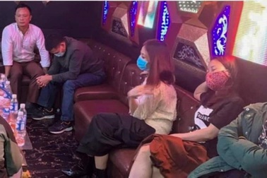 10 thanh niên bị bắt tại tiệc ma túy đầu năm tại quán karaoke