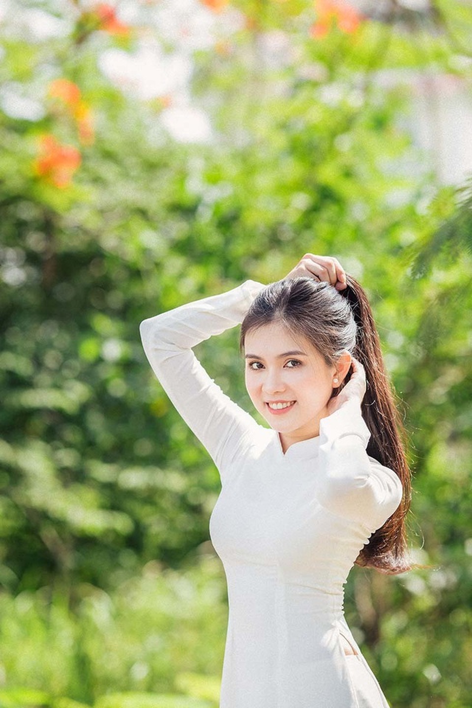 Những “thiên thần áo dài” khiến dân mạng “nguyện trao tim” (P2) - 6 Những “thiên thần áo dài” khiến dân mạng “nguyện trao tim” (P2) - 6