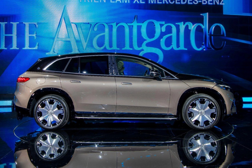 SUV thuần điện Mercedes-Maybach giá 7,6 tỷ đồng có gì để thu hút khách Việt - 3 SUV thuần điện Mercedes-Maybach giá 7,6 tỷ đồng có gì để thu hút khách Việt - 3