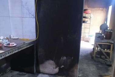 Cháy nhà bếp, 250 triệu đồng vay mượn giấu trong xô bát cũng ra tro