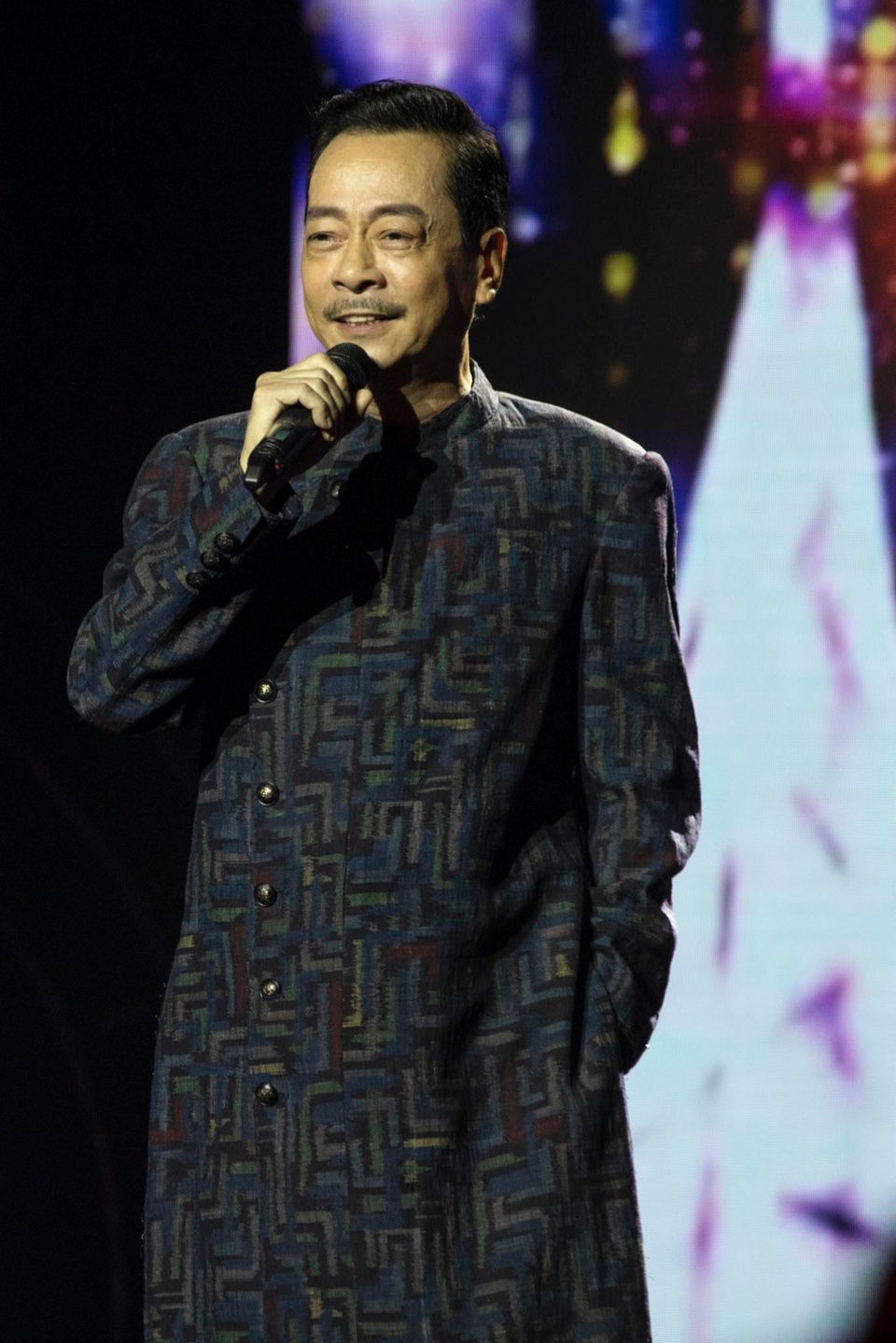 NSND Hoàng Dũng, Lan Hương lần đầu trổ tài ca hát cùng dàn diễn viên đình đám - 3 NSND Hoàng Dũng, Lan Hương lần đầu trổ tài ca hát cùng dàn diễn viên đình đám - 3