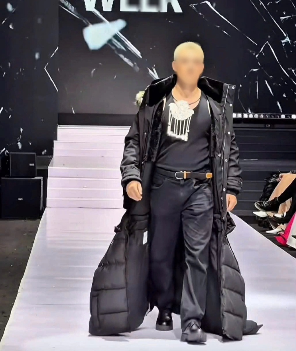 NTK Cao Minh Tiến bị phản ứng vì nghi đạo nhái tại Tuần lễ thời trang - 3