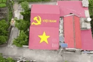 Trào lưu vẽ cờ Tổ quốc lên mái nhà lan tỏa khắp Việt Nam