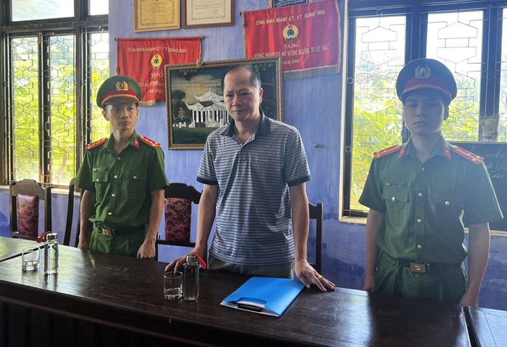Khởi tố 2 phó giám đốc trung tâm đăng kiểm nhận hối lộ - 1 Khởi tố 2 phó giám đốc trung tâm đăng kiểm nhận hối lộ - 1
