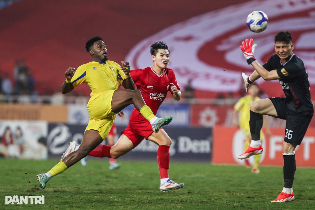Thể Công Viettel bị chia điểm, CLB TPHCM hòa kịch tính SL Nghệ An - 3 Thể Công Viettel bị chia điểm, CLB TPHCM hòa kịch tính SL Nghệ An - 3