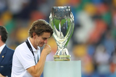 HLV Tottenham tiếc nuối tột độ khi để tuột Siêu cúp châu Âu