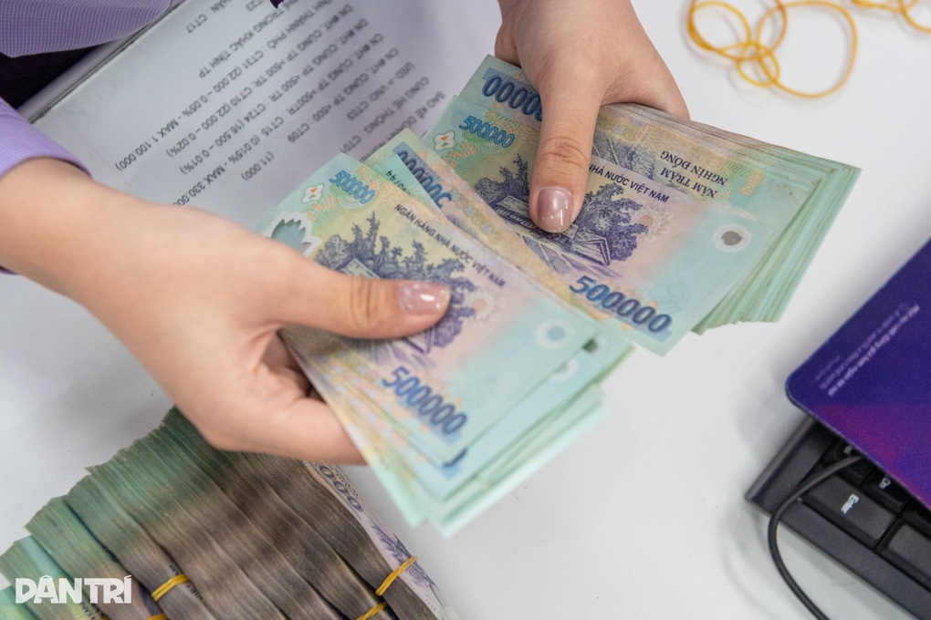 Gửi tiền ngân hàng nào nhận lãi suất cao nhất tháng 11? - 1 Gửi tiền ngân hàng nào nhận lãi suất cao nhất tháng 11? - 1