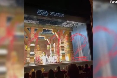 Diễn viên tử vong vì sự cố chuyển cảnh trên sân khấu kịch