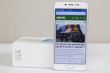 Đập hộp Vivo V5s với camera tự sướng 20 MP tại Việt Nam