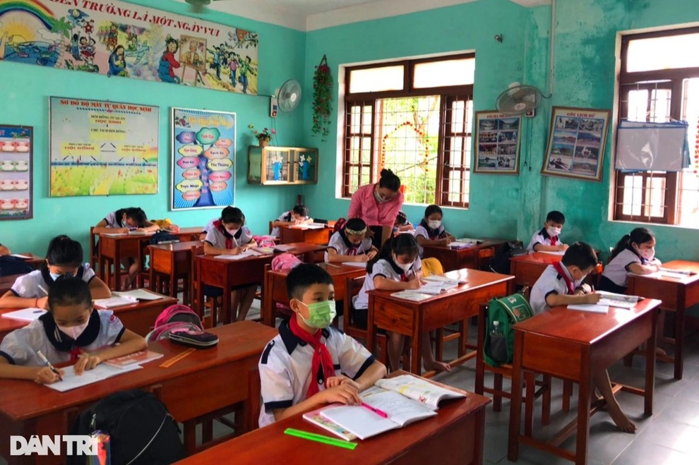 Học sinh mắc kẹt vì dịch mong ngóng từng ngày để về quê học tập - 1 Học sinh mắc kẹt vì dịch mong ngóng từng ngày để về quê học tập - 1