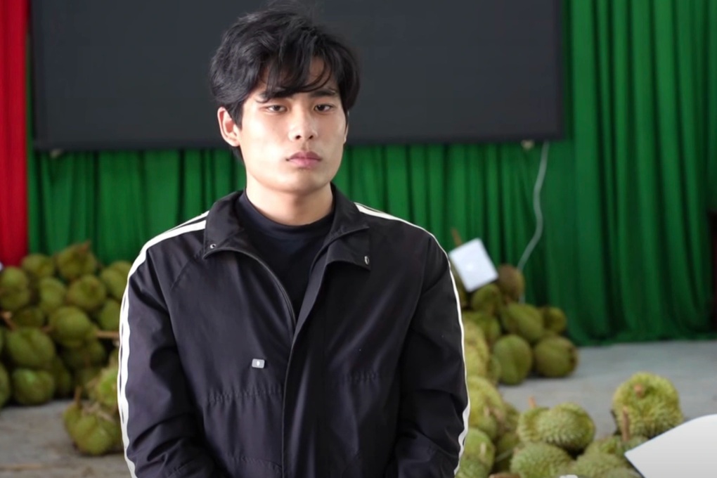 Thanh niên Hải Phòng trộm sầu riêng, cúi đầu xin lỗi nông dân khi bị bắt - 2 Thanh niên Hải Phòng trộm sầu riêng, cúi đầu xin lỗi nông dân khi bị bắt - 2