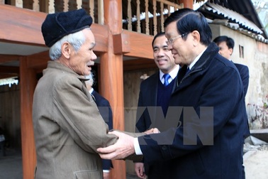 Chủ tịch nước khảo sát xây dựng nông thôn mới tại Tuyên Quang