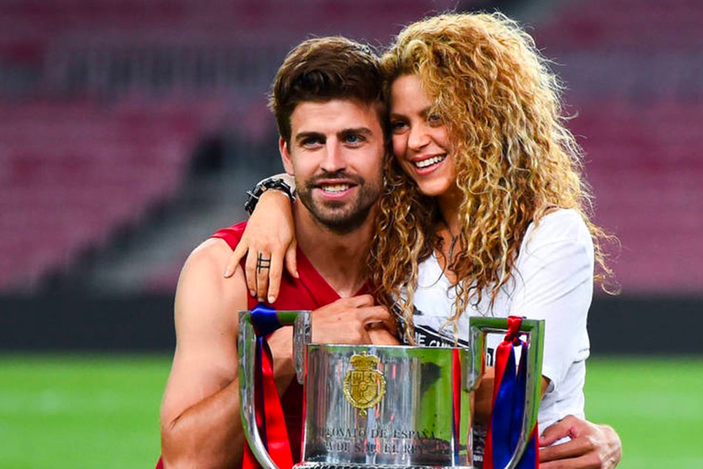 Chia tay Shakira, Gerard Pique tìm vui bên dàn người mẫu xinh đẹp - 2
