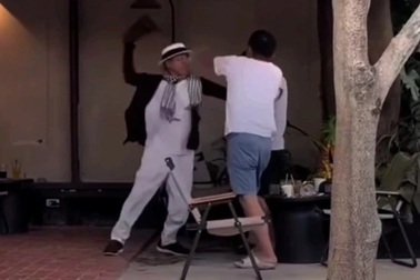 Tìm được người mặc đồ giống ông Đặng Lê Nguyên Vũ ẩu đả ở quán cà phê