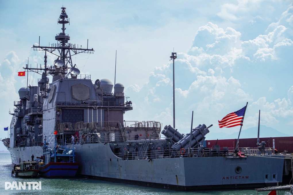 Tàu sân bay USS Ronald Reagan của Mỹ thăm Đà Nẵng - 4