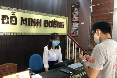 Nhiều bác sĩ, bệnh viện ở TPHCM bị "sờ gáy" vì sai phạm về giá chữa bệnh