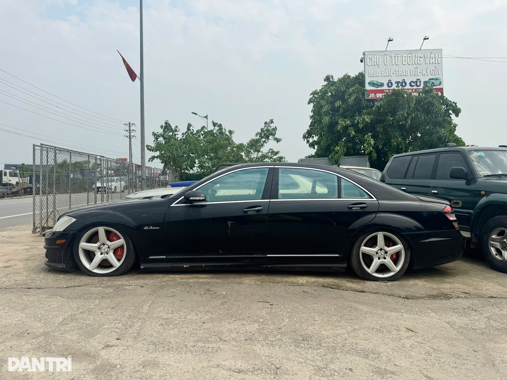 Bên trong chiếc Mercedes S 63 bỏ hoang gần 10 năm đang bán 88 triệu đồng - 1
