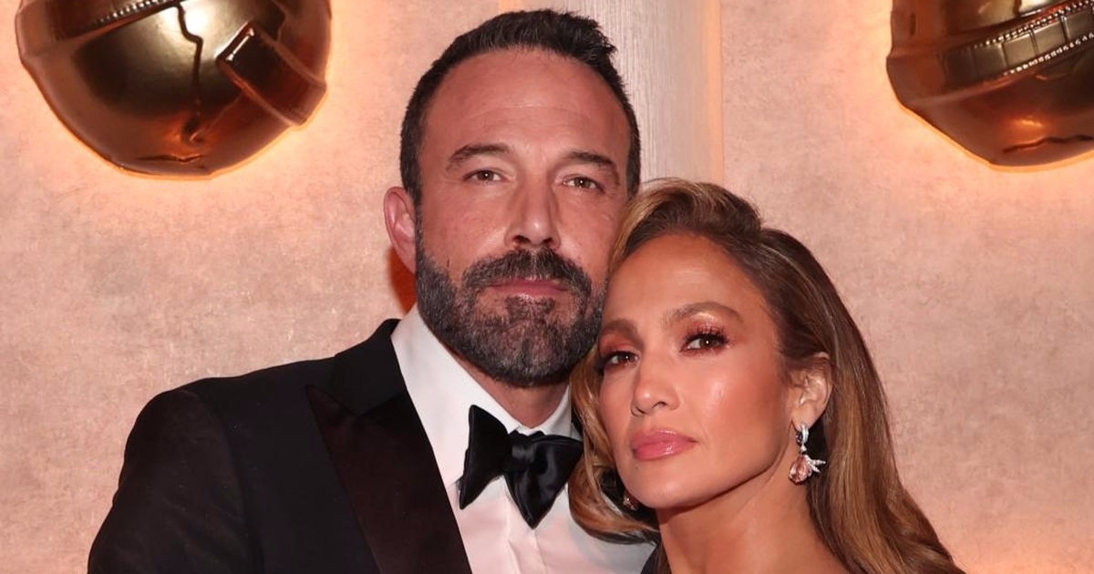 Jennifer Lopez luôn là người chủ động trong cuộc hôn nhân với Ben Affleck và tin rằng, tình yêu của hai người là vĩnh cửu (Ảnh: DM).